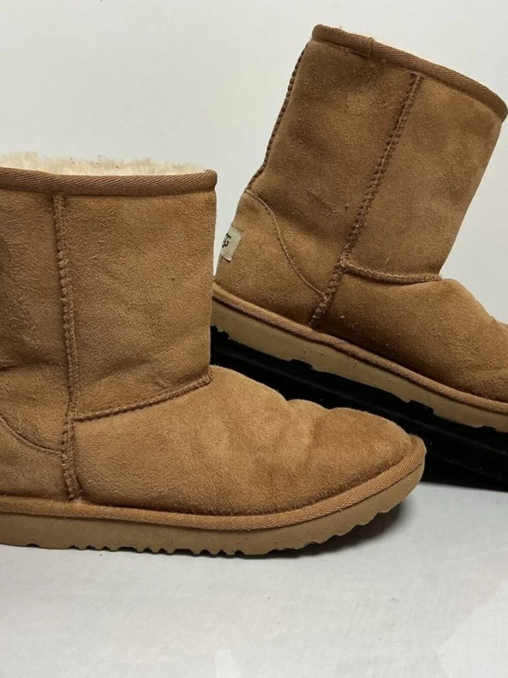 UGG Classic Short Boots Chestnut Suede Shearling Youth 3